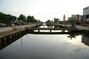 Bangunan Diatas Parit, Midji minta Dibongkar