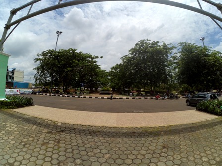 Siang Hari, Taman Alun Alun Sepi