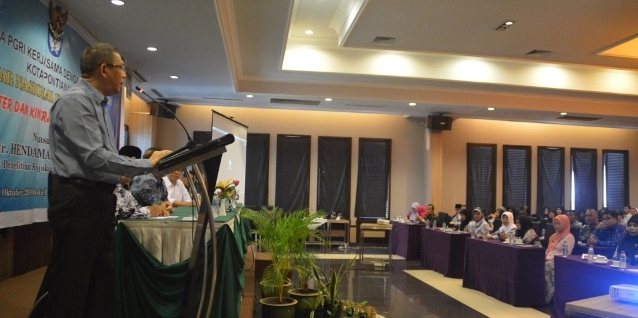 Sutarmidji : Kepsek Jangan Merokok