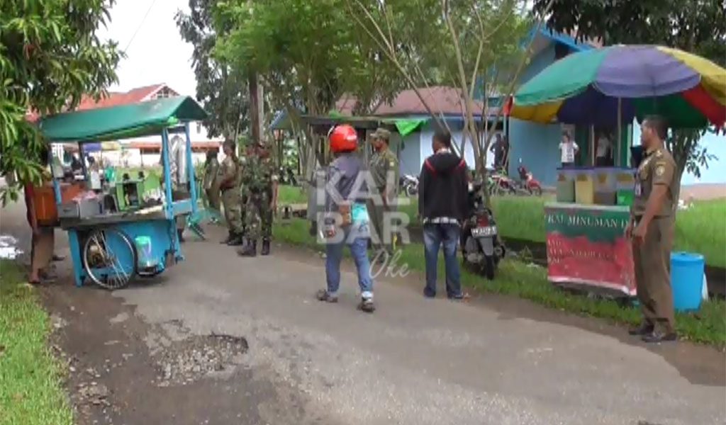 Pihak UNTAN bersama Satpol PP Tertibkan PKL di Kawasan Kampus UNTAN