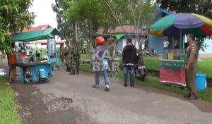 Pihak UNTAN bersama Satpol PP Tertibkan PKL di Kawasan Kampus UNTAN
