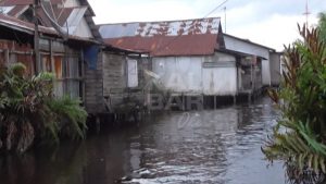 Pemilik 34 Rumah Diatas Parit Harus Pindah Ke Rusun