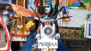 Limbah Sungai Kapuas Percantik Lingkungan Sambut HUT RI