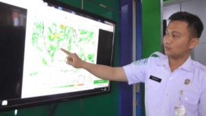 Warga Pontianak Heboh Dilanda Hujan Es