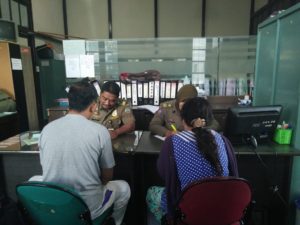 Ngaku Segera Nikah, Pasangan Paruh Baya Tinggal Bersama
