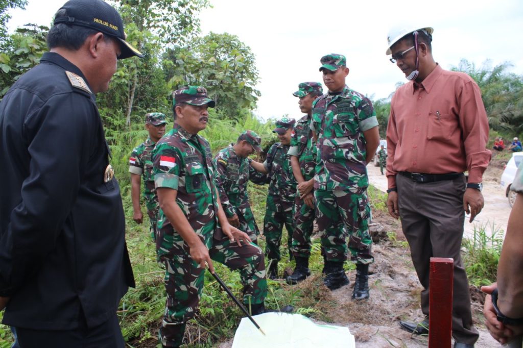 Hanya Bisa Dilalui Sungai, Pangdam XII/Tpr Bangun Jalan di Desa Bagan Asam