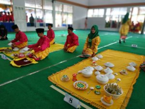 Perkenalkan Budaya Saprahan di Kalangan Generasi Muda