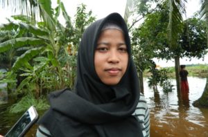 Warga Mulyorejo Berjibaku Bersihkan Drainase
