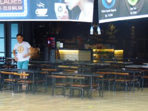 PARAH!!! Banjir Masuk Warkop dan Rumah Makan
