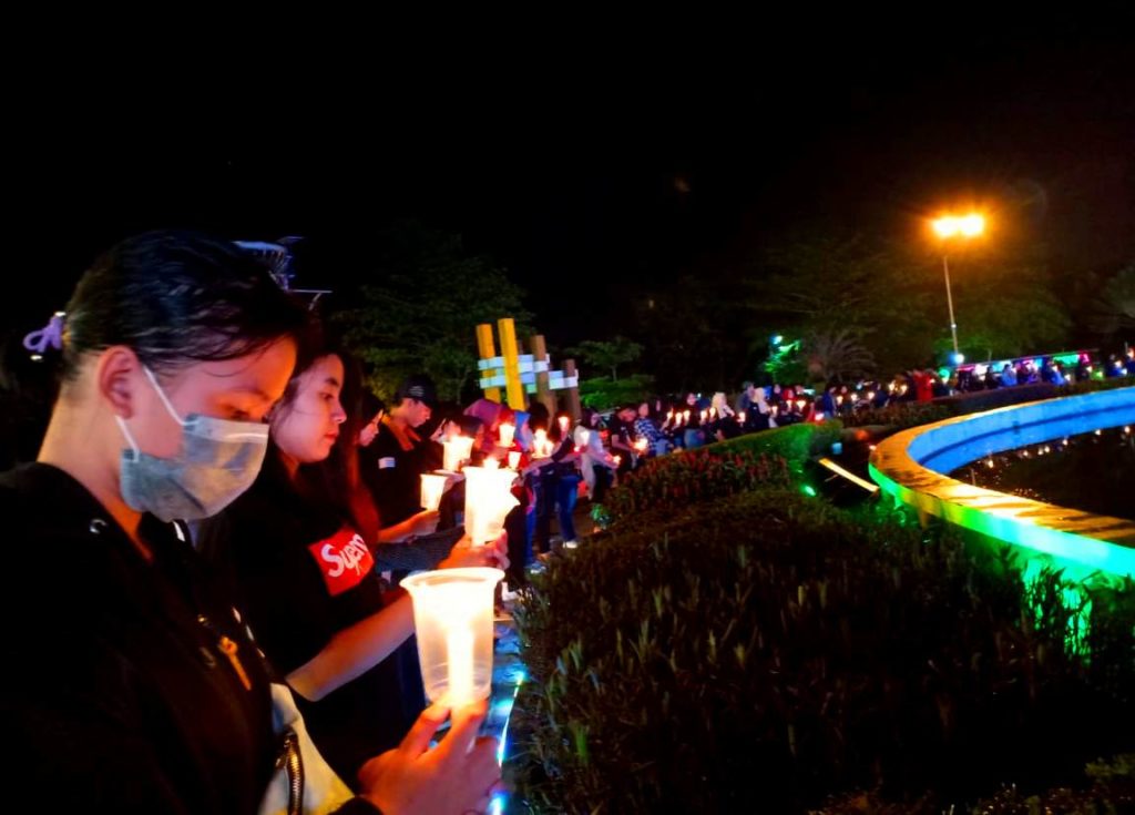 Mahasiswa Angkatan 2018 Fisip Untan Nyalakan Lilin Dan Doa Bersama