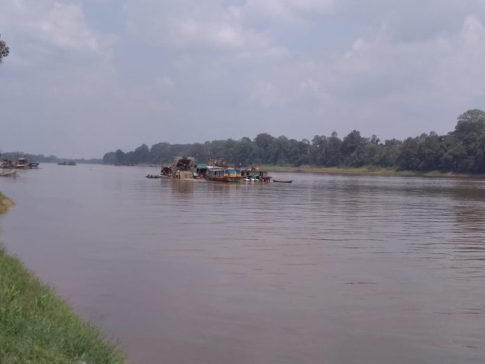 Peti Sintang