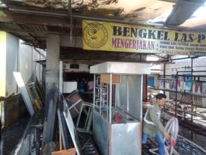 Bengkel Las di Suwignyo Terbakar