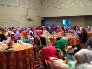 Peran Ibu dalam Penguatan Ekonomi Keluarga