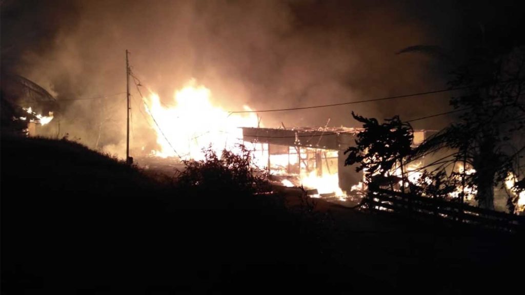 Belasan Rumah di Ketungau Terbakar