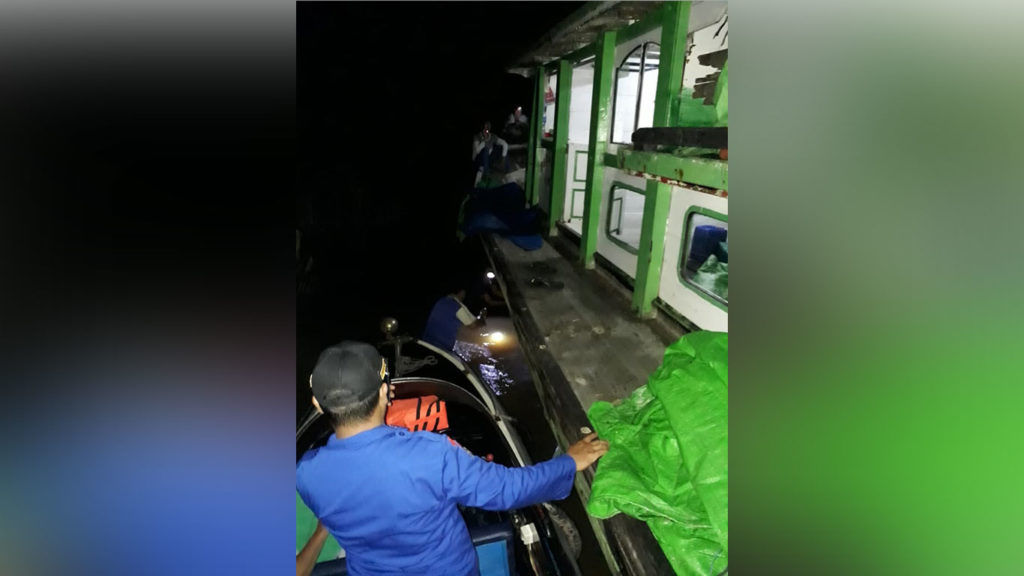 Kapal Penarik Tongkang Hantam Kapal Motor