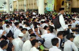 MASYA ALLAH!!! 20 Ribu Lebih “Budak” Pontianak Ikuti Khataman Massal