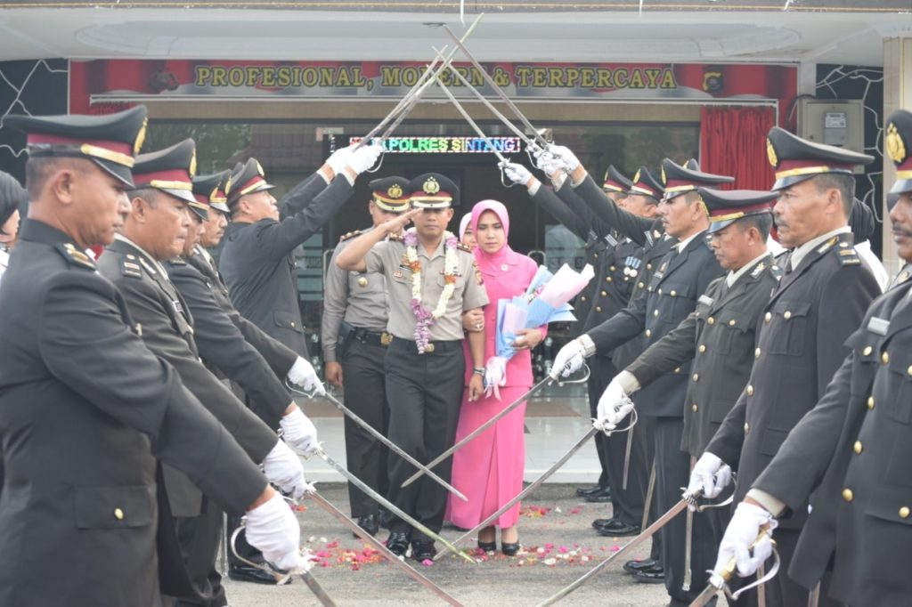 AKBP Adhe Hariadi Gantikan AKBP Sudarmin Jabat Kapolres Sintang