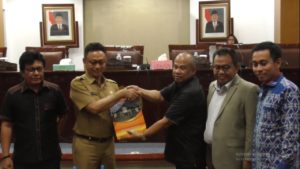 Edi Sampaikan Pendapat Tiga Raperda DPRD Pontianak