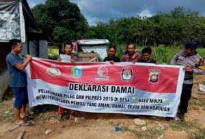 Warga Desa Baya Mulya Sintang Terlibat Deklarasi