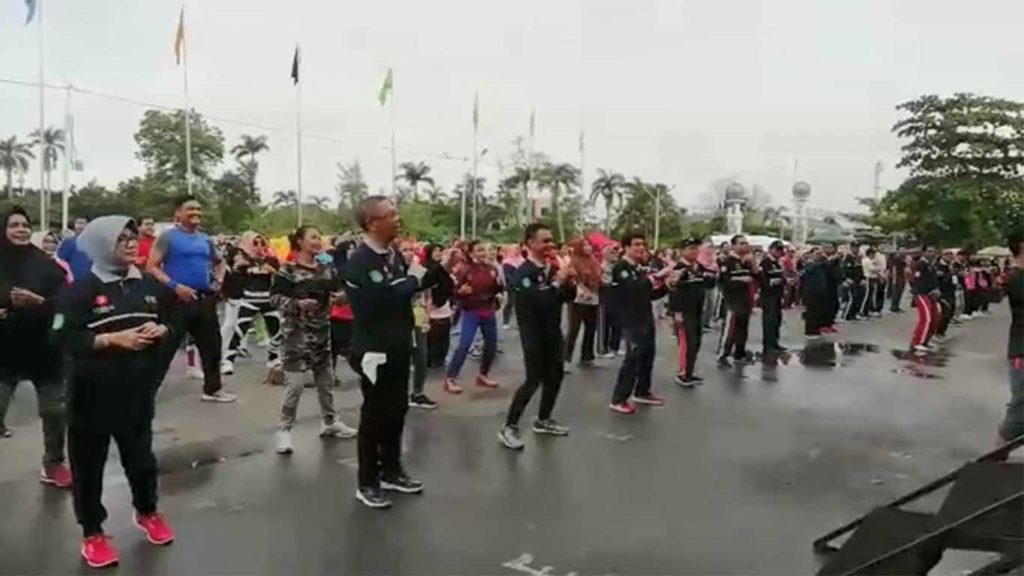 Asyik..Midji dan Edi Senam Lagi Syantik