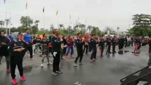 Asyik..Midji dan Edi Senam Lagi Syantik