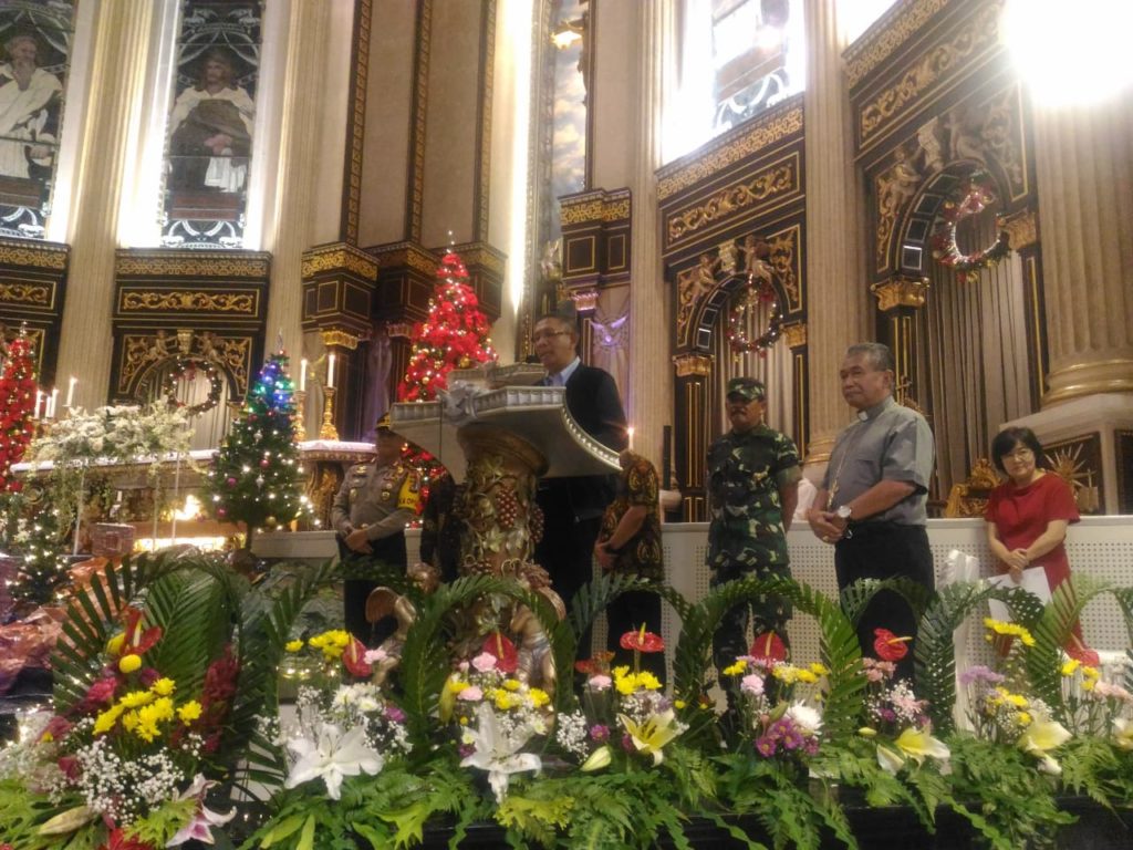 Sutarmidji Hadiri Malam Perayaan Natal di Katedral Pontianak