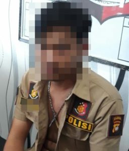 Aduh! Polisi Gadungan Ditangkap Bawa Sajam