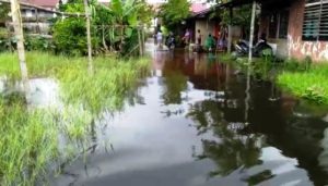 Sungai Kapuas Meluap Tiba- Tiba, Warga Gang Bansir Panik