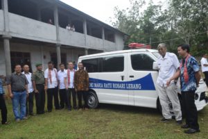 Gereja Paroki Maria Ratu Rosari Lebang Dapat Bantuan Ambulance