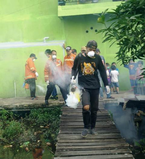 Tekan DBD, Gabungan Relawan Lakukan Fogging Ramah Lingkungan