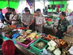 Natal di Entikong : Harga Sembako Naik, Elpiji Aman