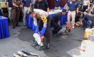 Senjata Api dan Amunisi Kerusuhan Tahun 2000 Dimusnahkan