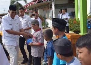 220 Anak Ikut Sunatan Massal Kemenag Sintang