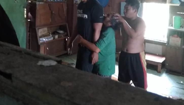 Lanang Tewas Gantung Diri di Dapur