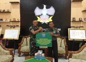 Kodam XII/Tpr Serahkan Dana Bantuan Korban Tsunami Selat Sunda