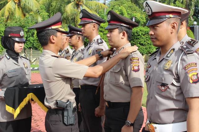 58 Personel Polres Mempawah Naik Pangkat