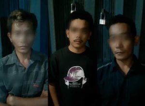 Tiga Pria Ditangkap Karena Terlalu Lama Parkir  di Depan SPBU