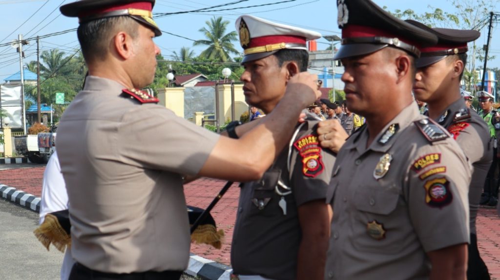 46 Personil Polres Sintang Naik Pangkat