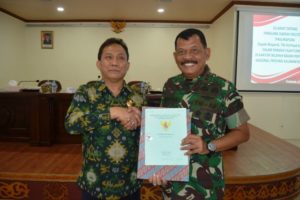 Realisasi MOU, Pangdam XII/Tpr Terima Sertifikat dari BPN