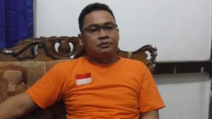 Foto Dokter Beratribut #2019GantiPresiden, Direktur RSUD Ade M. Djoen Sintang Diperiksa