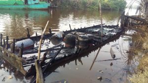 Kapal Pengangkut BBM ke Batu Ampar Meledak