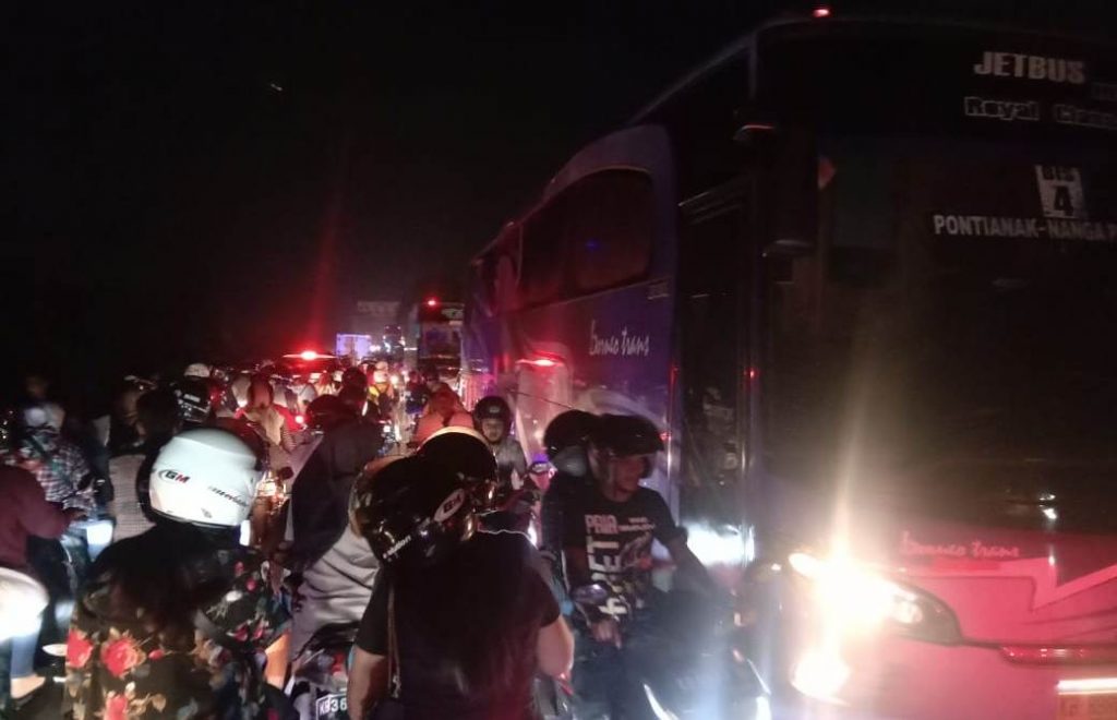 Pasar Malam Borneo Icon Akibatkan Macet