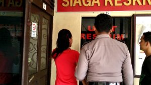 Ibu Rumah Tangga Tipu Pria Baru Dikenal Bawa Kabur Motor