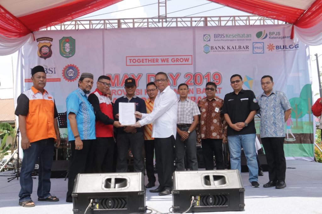 Pelayanan Kesehatan Gratis dan Pasar Murah di Peringatan May Day Kalbar