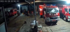 Pencurian Ratusan Liter BBM Terekam CCTV