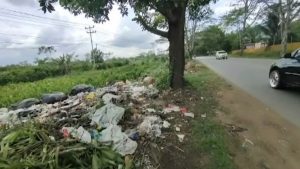 Tumpukan Sampah Merusak Citra Pemkab Kubu Raya