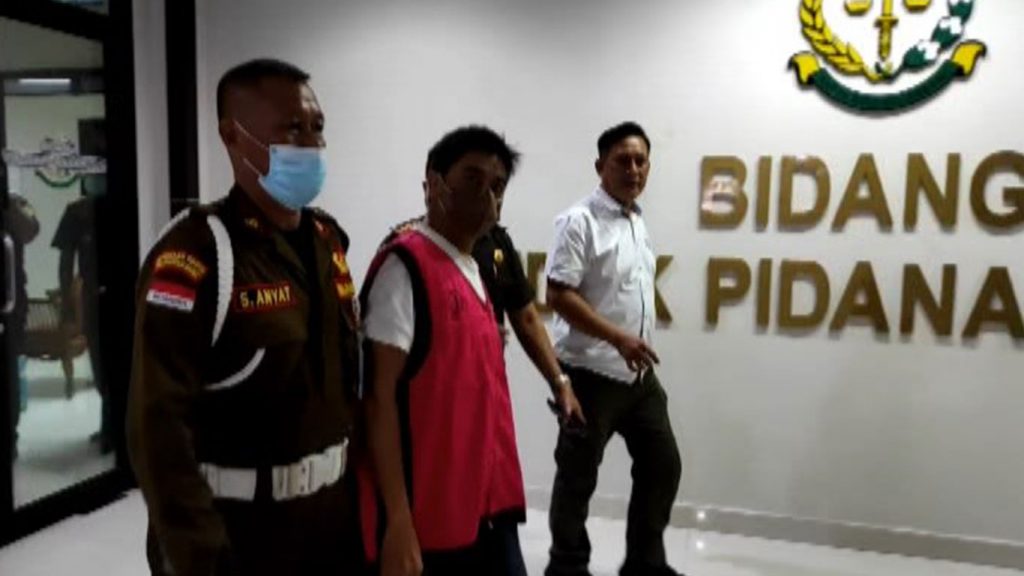 Buron 3 Tahun! Terpidana Korupsi Tertangkap di Warung Kopi