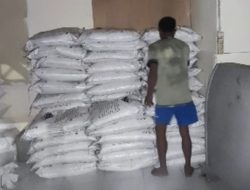 KRYD Polda Maluku Amankan 250 Sak Bahan Berbahaya dan Sejumlah Barang Terlarang