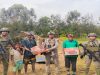 Menembus Sunyi Omukia: Satgas Damai Cartenz Bawa Sembako dan Harapan ke Pedalaman Puncak Papua