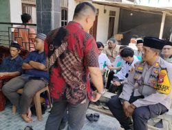 Kapolsek Mukok Takziah Orang Tua Ketua KPUD Sanggau, Wujud Polri Peduli Masyarakat
